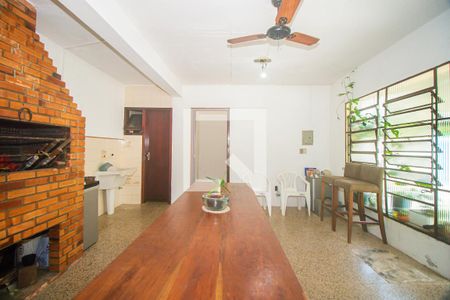 Casa à venda com 275m², 3 quartos e 2 vagasÁrea de Serviço - Churrasqueira