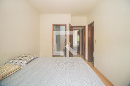 Casa à venda com 275m², 3 quartos e 2 vagasSuíte