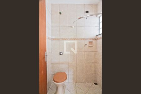 Banheiro de kitnet/studio para alugar com 1 quarto, 35m² em Piqueri, São Paulo