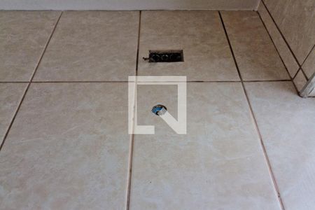 Banheiro de kitnet/studio para alugar com 1 quarto, 35m² em Piqueri, São Paulo