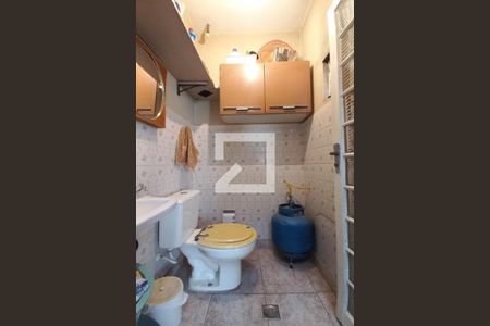 Casa à venda com 300m², 5 quartos e 5 vagasBanheiro de serviço