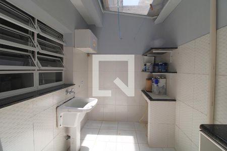 Casa à venda com 92m², 3 quartos e 2 vagasLavanderia