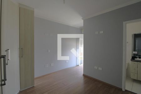 Casa à venda com 92m², 3 quartos e 2 vagasSuíte