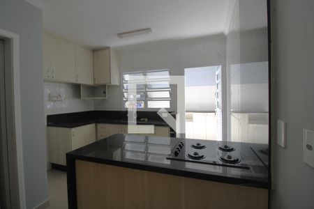 Casa à venda com 92m², 3 quartos e 2 vagasCozinha