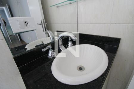 Casa à venda com 92m², 3 quartos e 2 vagasPia banheiro da suíte