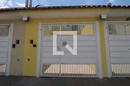 Casa à venda com 92m², 3 quartos e 2 vagasFachada