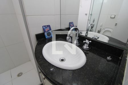 Casa à venda com 92m², 3 quartos e 2 vagasPia banheiro comum