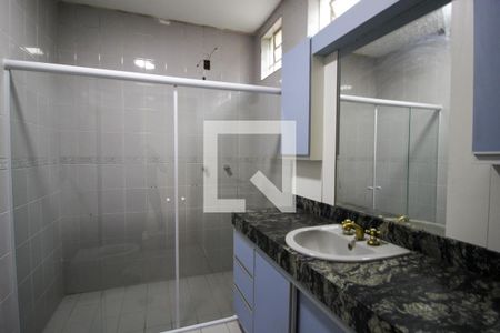 Casa para alugar com 336m², 4 quartos e 3 vagas Casa para alugar com 336m², 4 quartos e 3 vagasBanheiro da Suíte 3