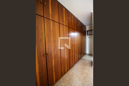 Casa para alugar com 336m², 4 quartos e 3 vagas Casa para alugar com 336m², 4 quartos e 3 vagasSuíte 2