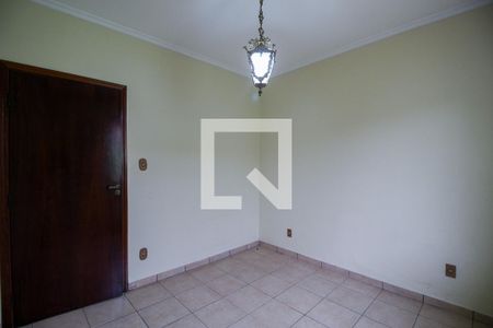 Casa para alugar com 336m², 4 quartos e 3 vagas Casa para alugar com 336m², 4 quartos e 3 vagasQuarto