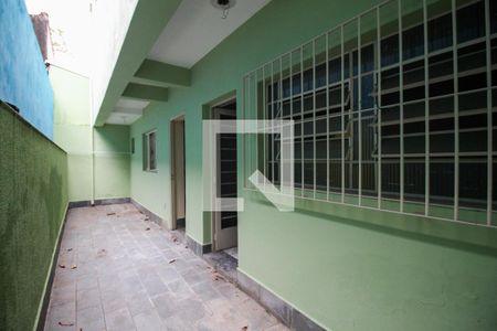 Casa para alugar com 336m², 4 quartos e 3 vagas Casa para alugar com 336m², 4 quartos e 3 vagasQuintal