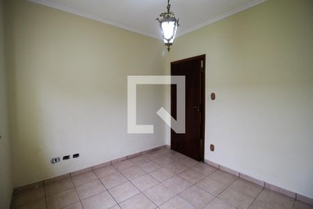 Casa para alugar com 336m², 4 quartos e 3 vagas Casa para alugar com 336m², 4 quartos e 3 vagasQuarto