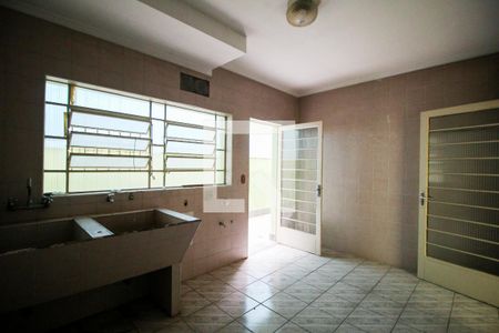 Casa para alugar com 336m², 4 quartos e 3 vagas Casa para alugar com 336m², 4 quartos e 3 vagasÁrea de Serviço