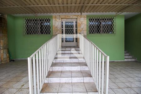 Casa para alugar com 336m², 4 quartos e 3 vagas Casa para alugar com 336m², 4 quartos e 3 vagasFachada