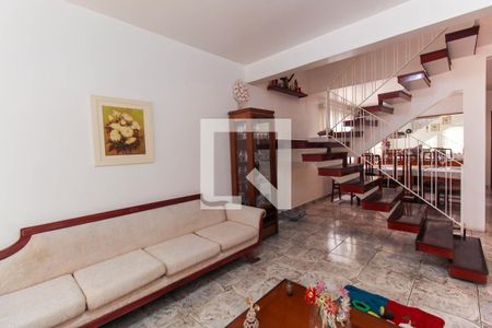 Sala de casa para alugar com 3 quartos, 260m² em Vila Bertioga, São Paulo