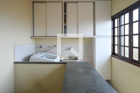 Casa à venda com 300m², 3 quartos e 4 vagasArea de Serviço