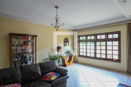 Sala de casa à venda com 3 quartos, 300m² em Jardim Maria Estela, São Paulo