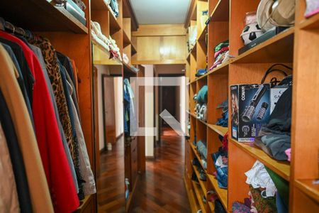 Casa à venda com 300m², 3 quartos e 4 vagasCloset Quarto 1