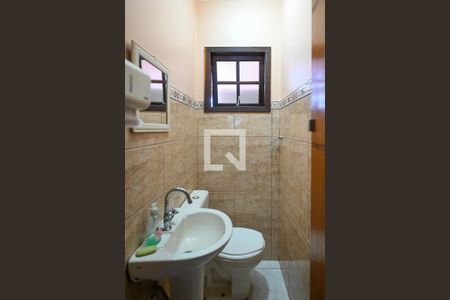 Casa à venda com 300m², 3 quartos e 4 vagasBanheiro Serviço