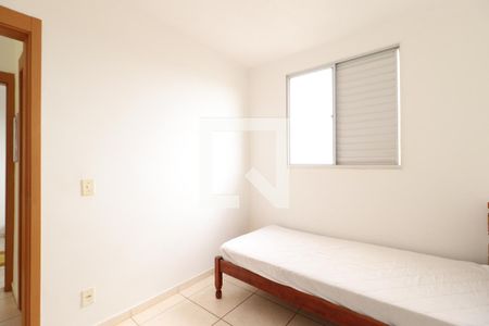 Quarto 2 de apartamento para alugar com 2 quartos, 45m² em Aclimação, Uberlândia