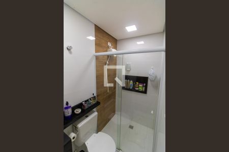 Banheiro da Suíte 1 de casa de condomínio à venda com 2 quartos, 127m² em Vila Guilhermina, São Paulo