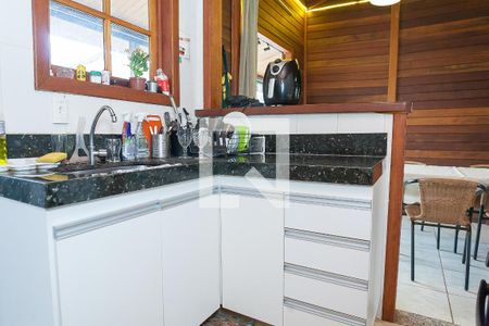 Casa de condomínio à venda com 140m², 2 quartos e 4 vagas Casa de condomínio à venda com 140m², 2 quartos e 4 vagascozinha