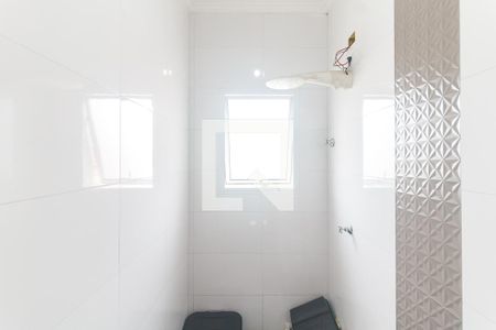 Casa de condomínio para alugar com 80m², 2 quartos e 1 vaga Casa de condomínio para alugar com 80m², 2 quartos e 1 vagaBanheiro da Suíte 2