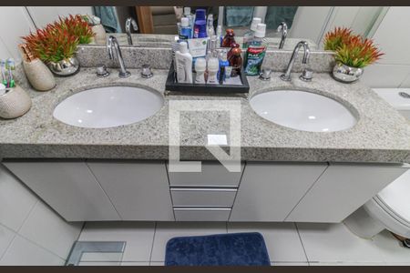 Apartamento à venda com 141m², 3 quartos e 2 vagasSuíte 1 - Banheiro