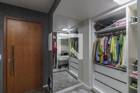 Apartamento à venda com 141m², 3 quartos e 2 vagasSuíte 1 - Closet