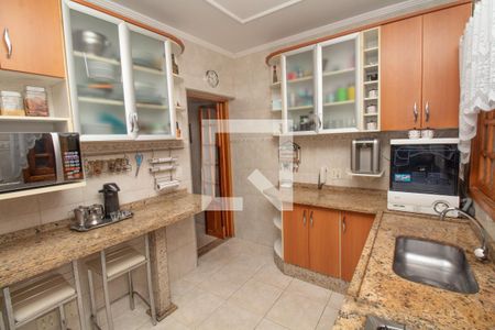 Casa à venda com 180m², 3 quartos e 4 vagasCozinha completa