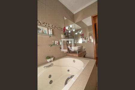 Casa à venda com 180m², 3 quartos e 4 vagasBanheiro da Suíte Master