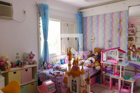 Casa à venda com 212m², 3 quartos e 2 vagasQuarto 3