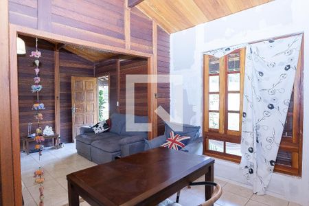 sala de casa de condomínio para alugar com 2 quartos, 140m² em Balneário Água Limpa, Nova Lima