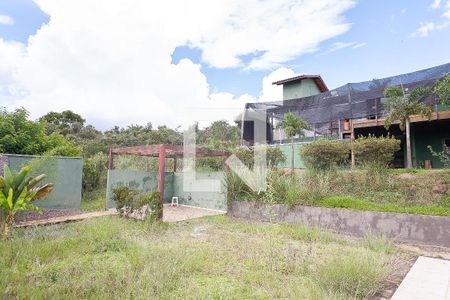 Casa de condomínio para alugar com 140m², 2 quartos e 3 vagasQuintal