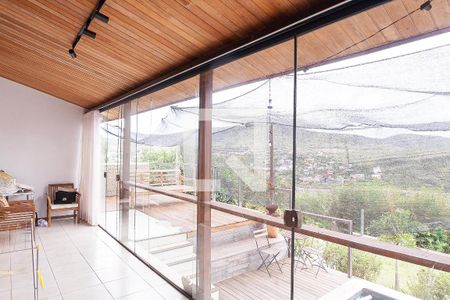 Casa de condomínio para alugar com 140m², 2 quartos e 3 vagasvaranda