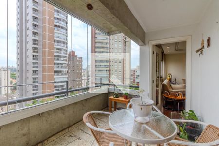 Apartamento à venda com 140m², 3 quartos e 2 vagasVaranda