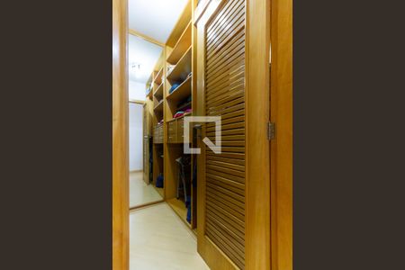 Apartamento à venda com 140m², 3 quartos e 2 vagasCloset da suíte 1