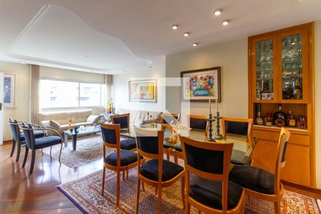 Apartamento à venda com 140m², 3 quartos e 2 vagasSala de Jantar