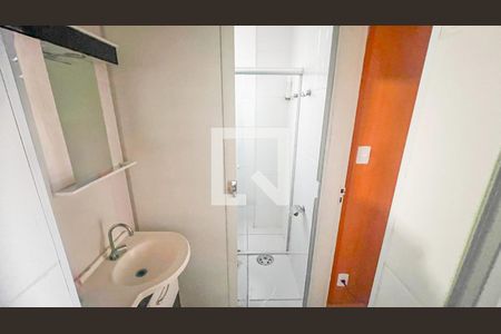 Banheiro de apartamento à venda com 1 quarto, 44m² em Colégio Batista, Belo Horizonte