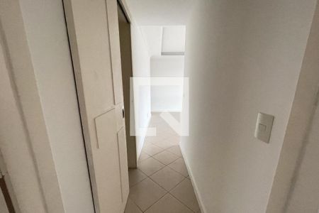 Corredor de apartamento para alugar com 3 quartos, 80m² em Centro, Duque de Caxias