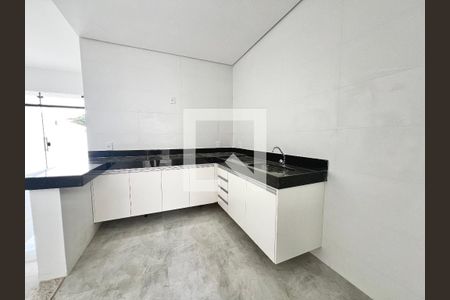 Cozinha de casa à venda com 3 quartos, 130m² em Nacional, Contagem