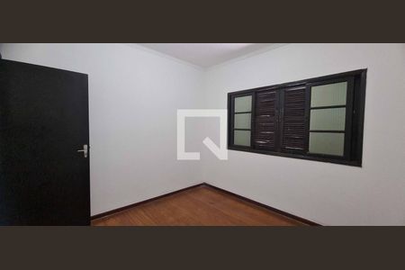 Casa para alugar com 3 quartos, 250m² em Vila Pires, Osasco