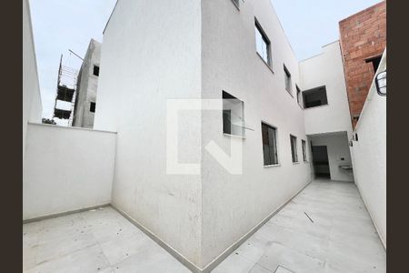 Casa à venda com 130m², 3 quartos e 2 vagas Casa à venda com 130m², 3 quartos e 2 vagasÁrea de serviço