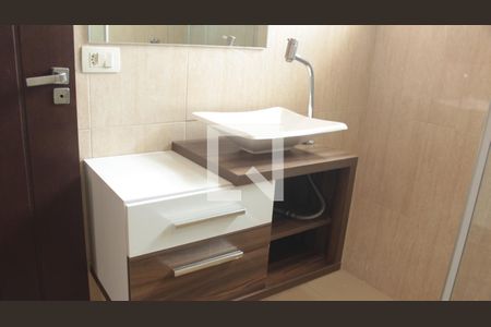 Casa à venda com 180m², 4 quartos e 2 vagasBanheiro 2