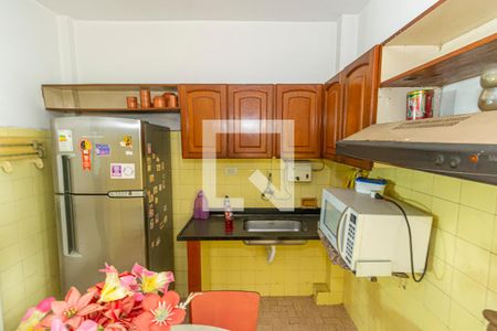 Apartamento para alugar com 120m², 3 quartos e 1 vaga Apartamento para alugar com 120m², 3 quartos e 1 vagaCozinha e Área de Serviço