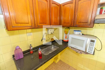 Apartamento para alugar com 120m², 3 quartos e 1 vaga Apartamento para alugar com 120m², 3 quartos e 1 vagaCozinha e Área de Serviço