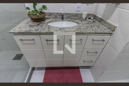 Casa de condomínio à venda com 220m², 5 quartos e 2 vagasSuíte 1 - Banheiro