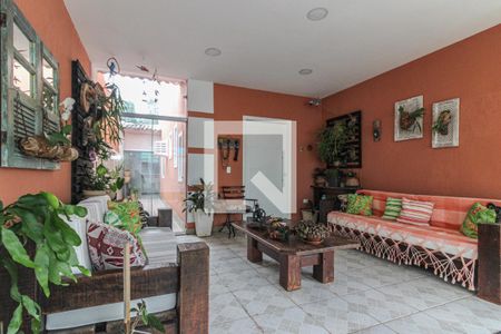 Casa de condomínio à venda com 220m², 5 quartos e 2 vagasVaranda