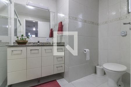 Casa de condomínio à venda com 220m², 5 quartos e 2 vagasSuíte 1 - Banheiro