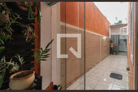 Casa de condomínio à venda com 220m², 5 quartos e 2 vagasÁrea externa - Lateral casa